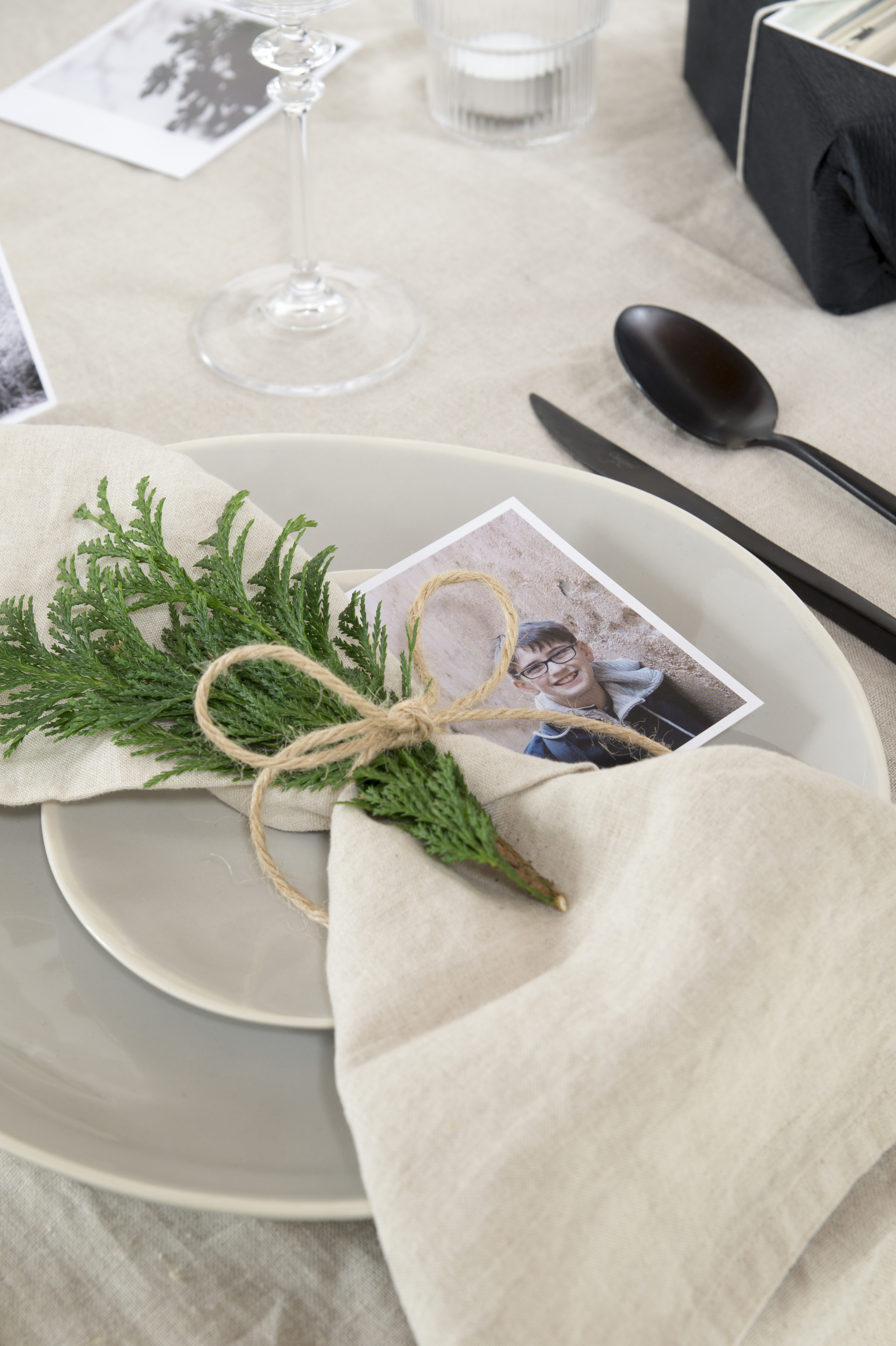 Christmas table with personalised prints from Inkifi