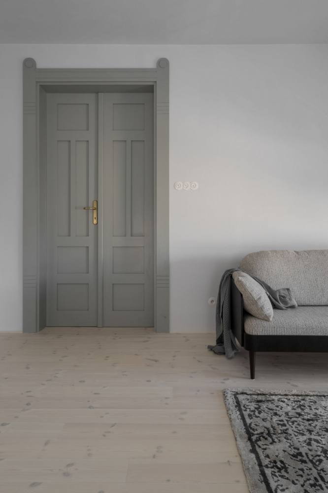 Loft Kolasinski minimal apartment with vintage pieces