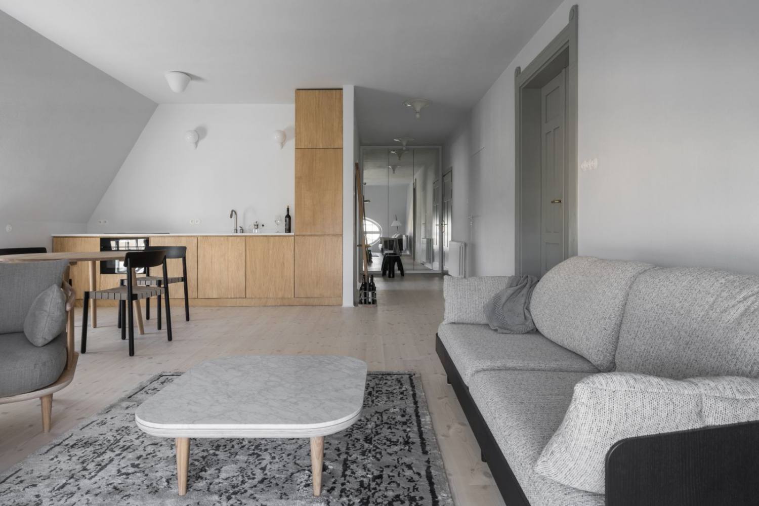 Loft Kolasinski minimal apartment with vintage pieces