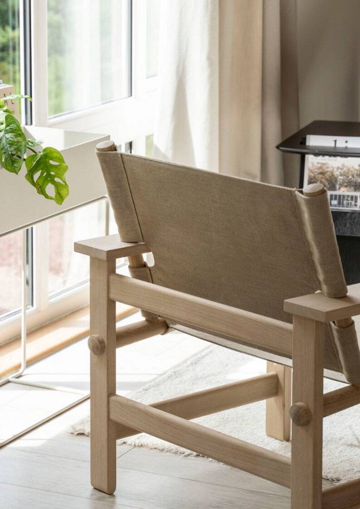 hege-in-france-the-canvas-chair-fredericia