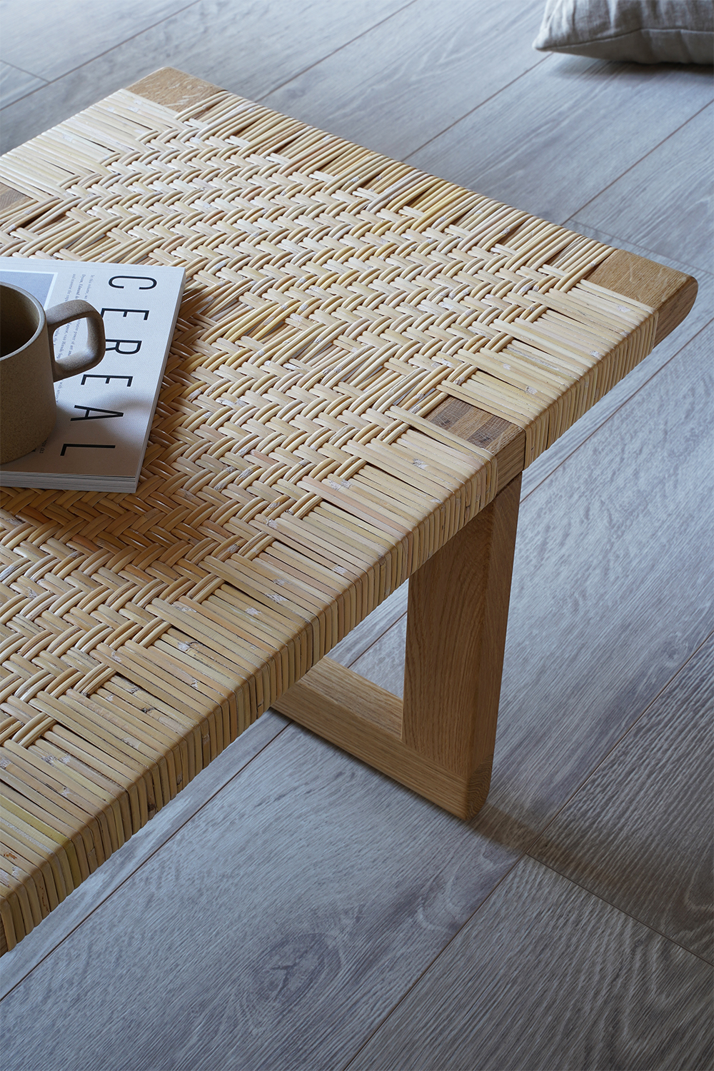 A new Danish Design Classic - The BM0488 Table Bench by Carl Hansen & Son