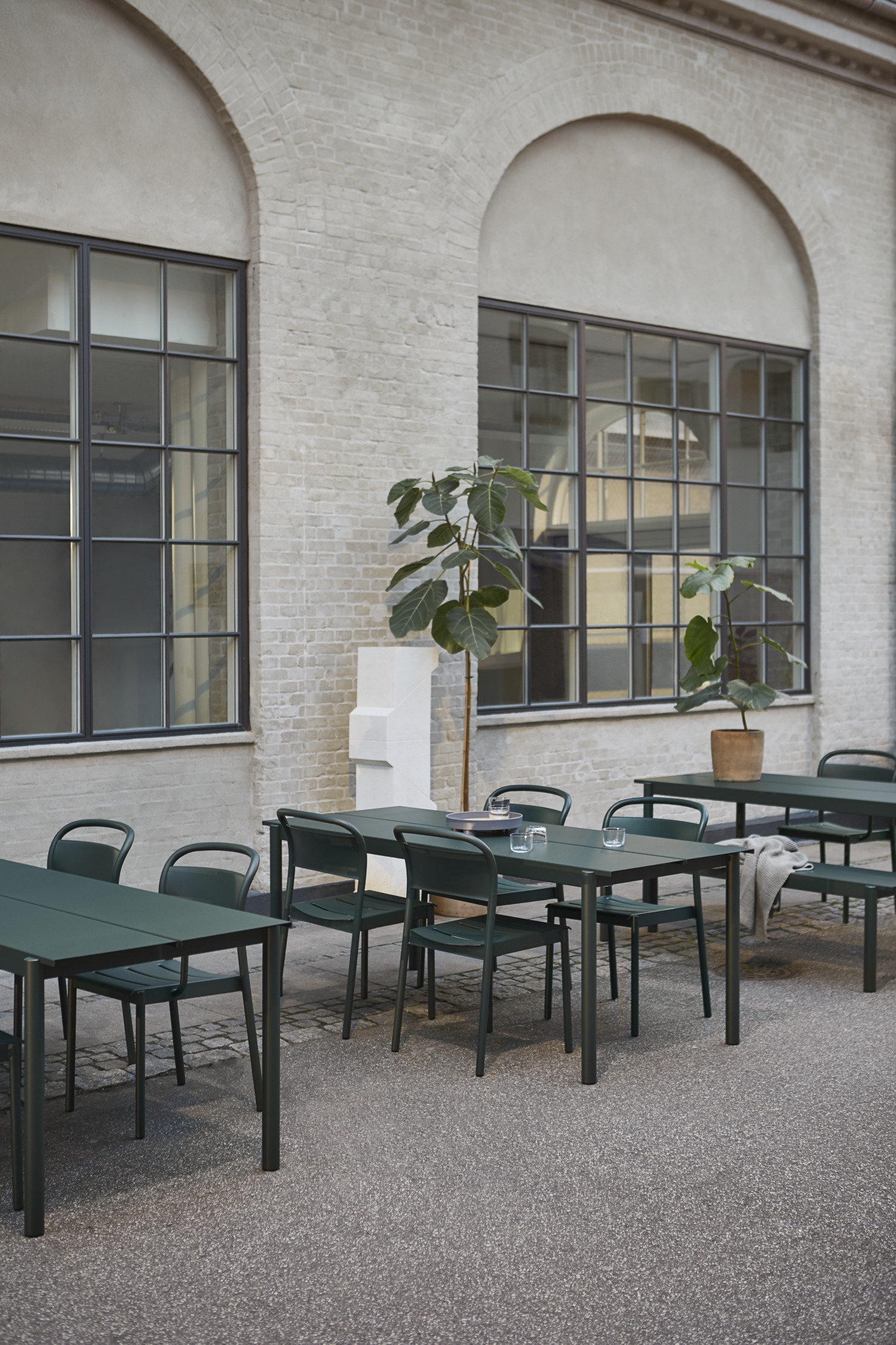 Modern Outdoor Furniture - Muuto Linear Steel Collection Dark Green